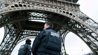 CBS Will Shift Focus of Tonight's Democratic Debate to Paris Attacks